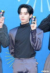 [사진]원어스 환웅, 더위를 모르는 왕자님