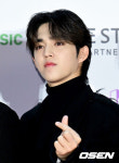 세븐틴 에스쿱스, '십자인대 파열' 수술 후 퇴원..
