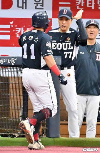 [사진]이승엽 감독,'역시 로하스야'