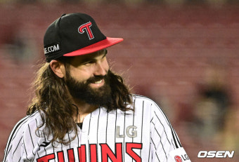 [사진]미소짓는 켈리