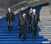 [사진]메가맥스, 블랙 런웨이