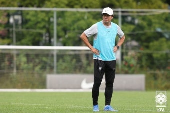 프랑스 외신도 주목한 이강인 사태 “황선홍 감독, 이강인 차출에 대한 PSG의 태도에 좌절”