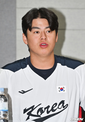 [사진]노시환,'AG동안 최정 선배님 홈런 많이 안 쳤으면..'