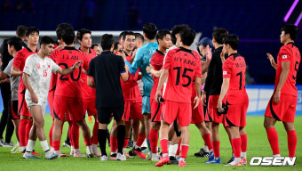 [사진]항저우AG 남자축구 황선홍호, '조별리그 전승 기쁨'