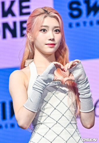 [사진]케플러 샤오팅,'인형이 따로없네'