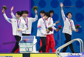 [사진]남자 계영 800m,'중국 제치고 금메달 획득'