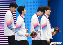 [사진]김영범-황선우-이주호-최동열,'혼계영 400m 은메달'