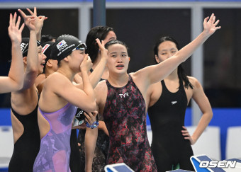 [사진]여자 계영 800m,'우리가 드디어 해냈어'