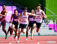 [사진]남자 육상 400m 계주 이재성-박원진, '결선 향하는 폭풍 질주'
