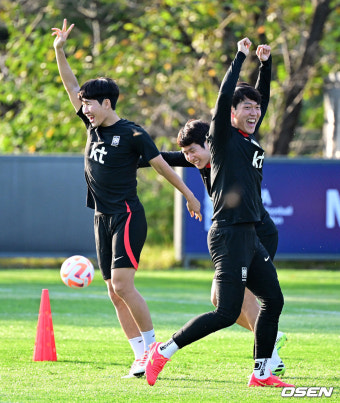 [사진]홍현석-이강인-김영권, '승리의 기쁨'