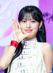 [사진]지니,빠져드는 눈맞춤