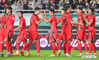 [사진]황희찬 추가골 2-0 앞서가는 축구대표팀