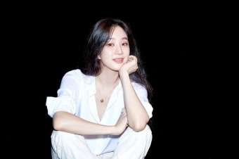 정려원, 안판석 감독 신작 '졸업' 출연 확정...위하준과 사제 로맨스 [공식]