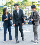 [사진]이선균,마약 투약 혐의 인천논현경찰서 출석