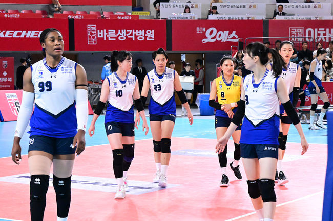정관장, 현대건설 꺾고 2위 등극 희망…외국인 쌍포의 활약이 돋보인 승리!