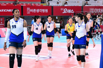 '메가+지아 쌍포 40점 폭발' 확 바뀐 정관장, 1위 현대건설도 압도했다…셧아웃 승리, 2연승 행진 [대전 리뷰]