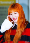 [사진]현아,'치아에서 빛나는 나비 투스젬'