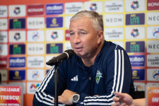 전주성 대승 이어간다 ACL 나서는 페트레스쿠 감독 경험↑ 선수들, 인조잔디+더운 날씨 잘 적응할 것[오!쎈 잘란베사르]