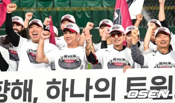 ‘미쳤다. 대역전 드라마’ 선발 최원태 1아웃 강판→환상의 불펜데이→8회 박동원 역전 투런 홈런→고우석 1점차 세이브. LG 21년 만에 KS...