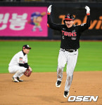 ‘퇴장까지 불사했는데…’ 이강철 감독, 또 역전패 충격 “내가 실수했으니 퇴장…승운이 LG에게 갔다” [KS3]