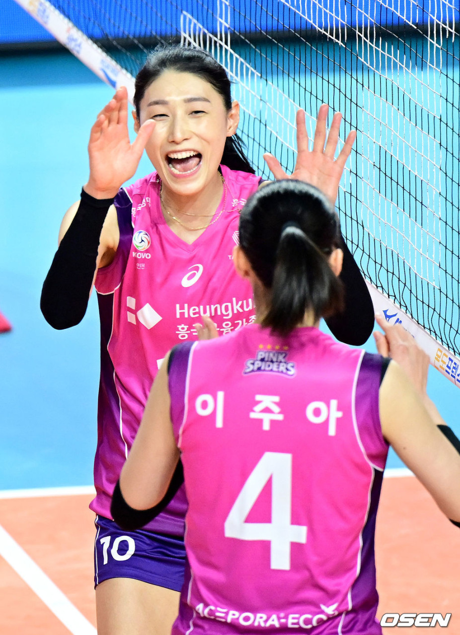 김연경의 뛰어난 활약으로 흥국생명, IBK기업은행에 연승!

