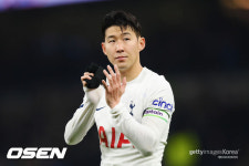 3번의 오프사이드, 추가 부상자 발생, 3연속 역전패...너무도 어려운 토트넘의 겨울나기