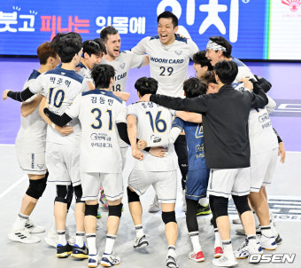 [사진]우리카드,'대한항공 꺾고 선두 탈환'
