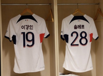 '한글로 써진 유니폼' 이강인, '선제골 기점+취소된 어시스트' 평점 7점...팀은 수적 열세에도 2-0 승리