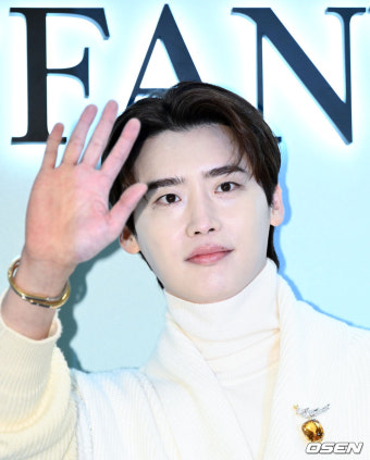 [사진]이종석, '팬들을 향해'