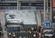 야구 밖에 모르는 90억 안경 에이스, 무쇠팔 기록도 눈앞…거인의 역사 향해 뚜벅뚜벅