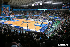 [사진] 크리스마스 날 경기장 가득 메운 대구실내체육관