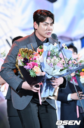 홍창기, 3억 원→5억 1000만 원 연봉 재계약 FA 제외 연봉킹 등극...정우영, 8000만 원 삭감 [오피셜]