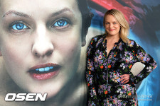 엘리자베스 모스, 미혼모 됐다…41살에 첫 아이 임신 [Oh!llywood]