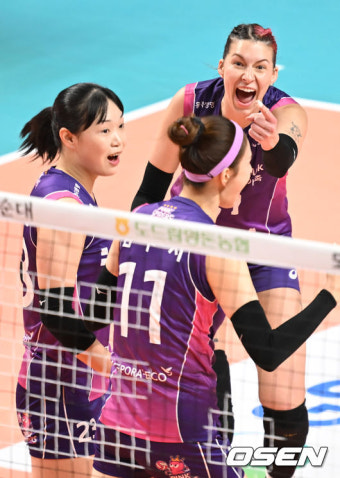 윌로우 존슨 V리그 적응 끝? 흥국생명 삼각편대 폭발, GS칼텍스 3-0 완파 [장충 리뷰]