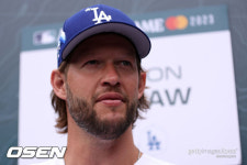 평범한 선수가 되긴 싫다 은퇴 고민한 커쇼, 인생에서 가장 큰 결정…왜 수술 받았나