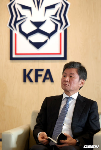 [사진]클린스만 감독 경질 논의 앞두고 생각에 잠긴 KFA 정몽규 회장