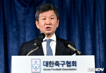 [사진]'클린스만 감독 경질' 발표하는 KFA 정몽규 회장