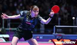 [사진] 하야타 히나, 과감한 승부