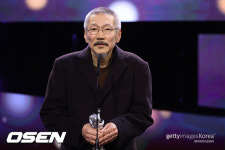 감사하다 홍상수, ♥︎김민희 불참 속 베를린 심사위원 대상…5번째 은곰상 [Oh!쎈 이슈]