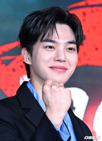 송강, 4월 2일 육군 입대 