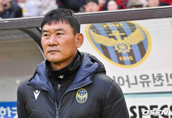 [사진]인천 조성환 감독,'승리를 위해'
