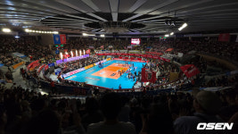 [사진]흥국생명-정관장 플레이오프 2차전 만원관중