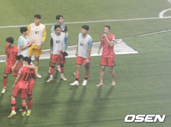 ‘손흥민과 극적인 포옹’ 이강인은 왜 경기 후 인터뷰가 없었을까? [오!쎈 방콕]
