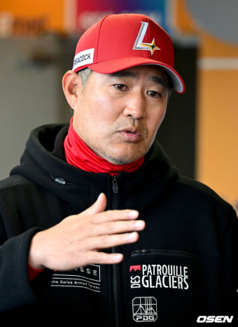 [사진]SSG 이숭용 감독, '긴 시즌 차근차근 풀어가야죠'