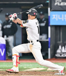 [사진]뜨거운 타격감 천성호, 3안타