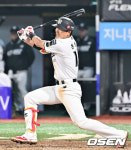 개막 4연패 끊었다! ‘박병호 9회 극적 끝내기 역전타’ KT 천신만고 끝 시즌 첫 승…두산 4연승 좌절 [수원 리뷰]