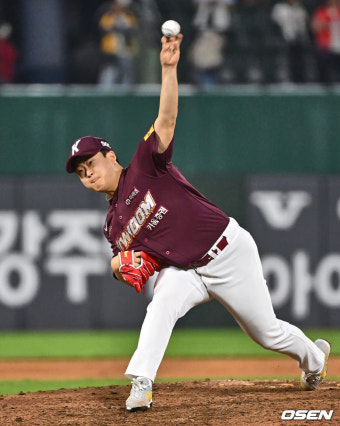 [사진] 역투하는 김재웅