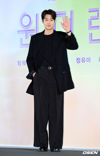 [사진]최우식, 블랙이면 충분해