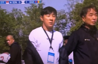‘신태용 감독 퇴장 수모!’ 인도네시아, 기니에 0-1 완패…파리올림픽 진출 좌절