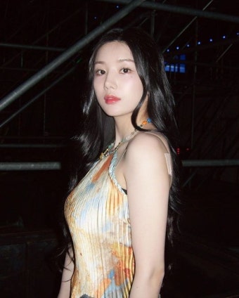 ‘24억 건물주’ 권은비, ‘워터밤 여신'의 놀라운 글래머 자태..과감 홀터넥 패션